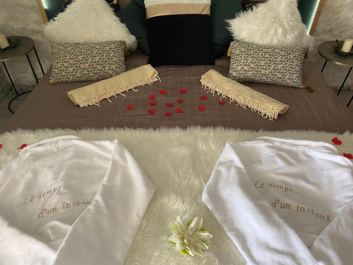 Suite Romantique Le Temps D'Un Instant Loveroom Hammam Jacuzzi Piscine Villeneuve  外观 照片